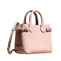 Burberry The Baby Banner in Leather and House Check - Pink